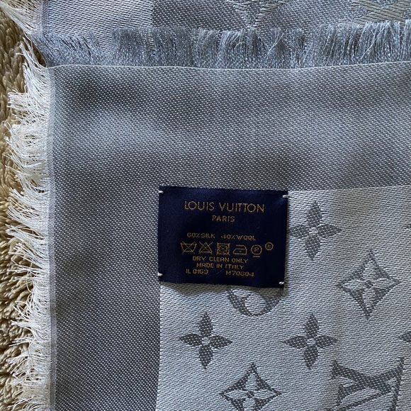 Louis Vuitton | Monogram Denim Shawl NWOT - Picture 5 of 5
